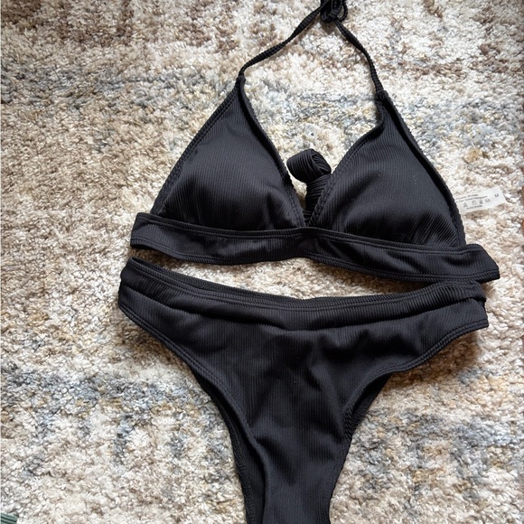 Bikini Bundle - Picture 3 of 3